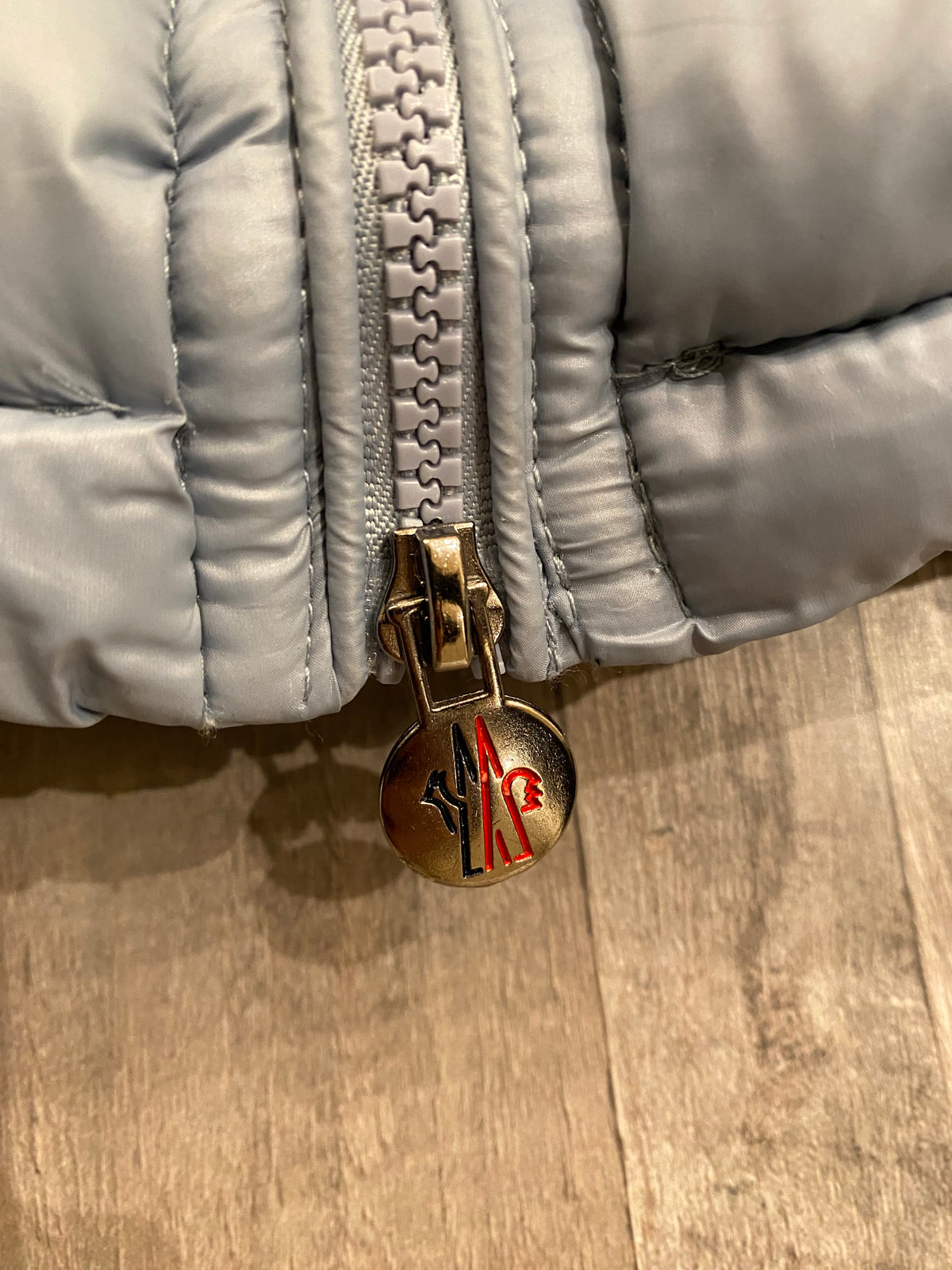 Moncler γιλέκο baby blue